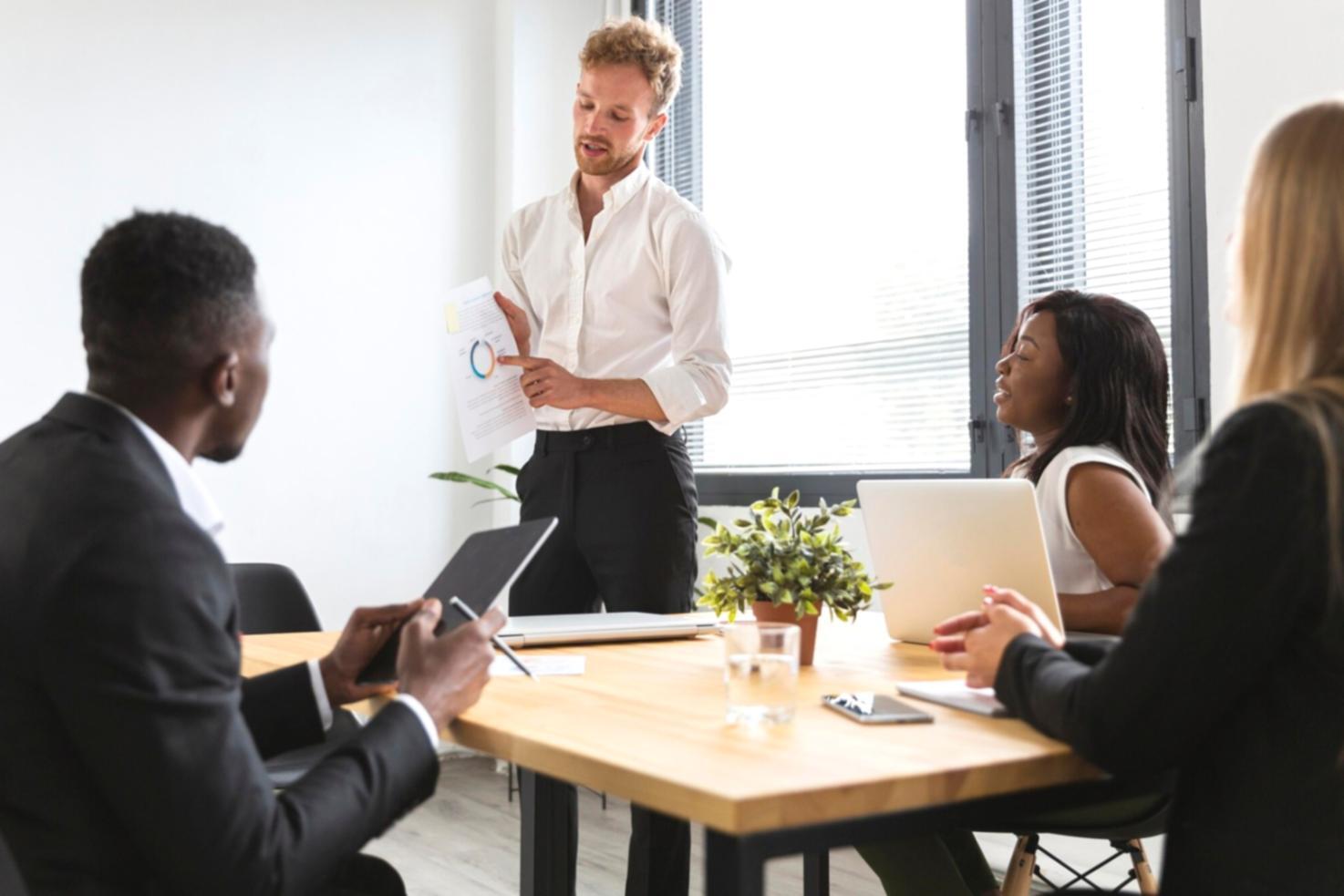 Interface de formation hybride galenthuvia avec outils d'analyse financière